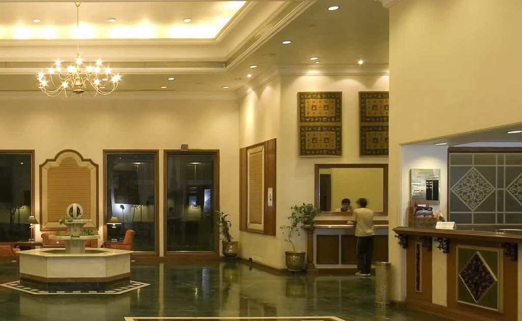 hotels in vadodara near airport